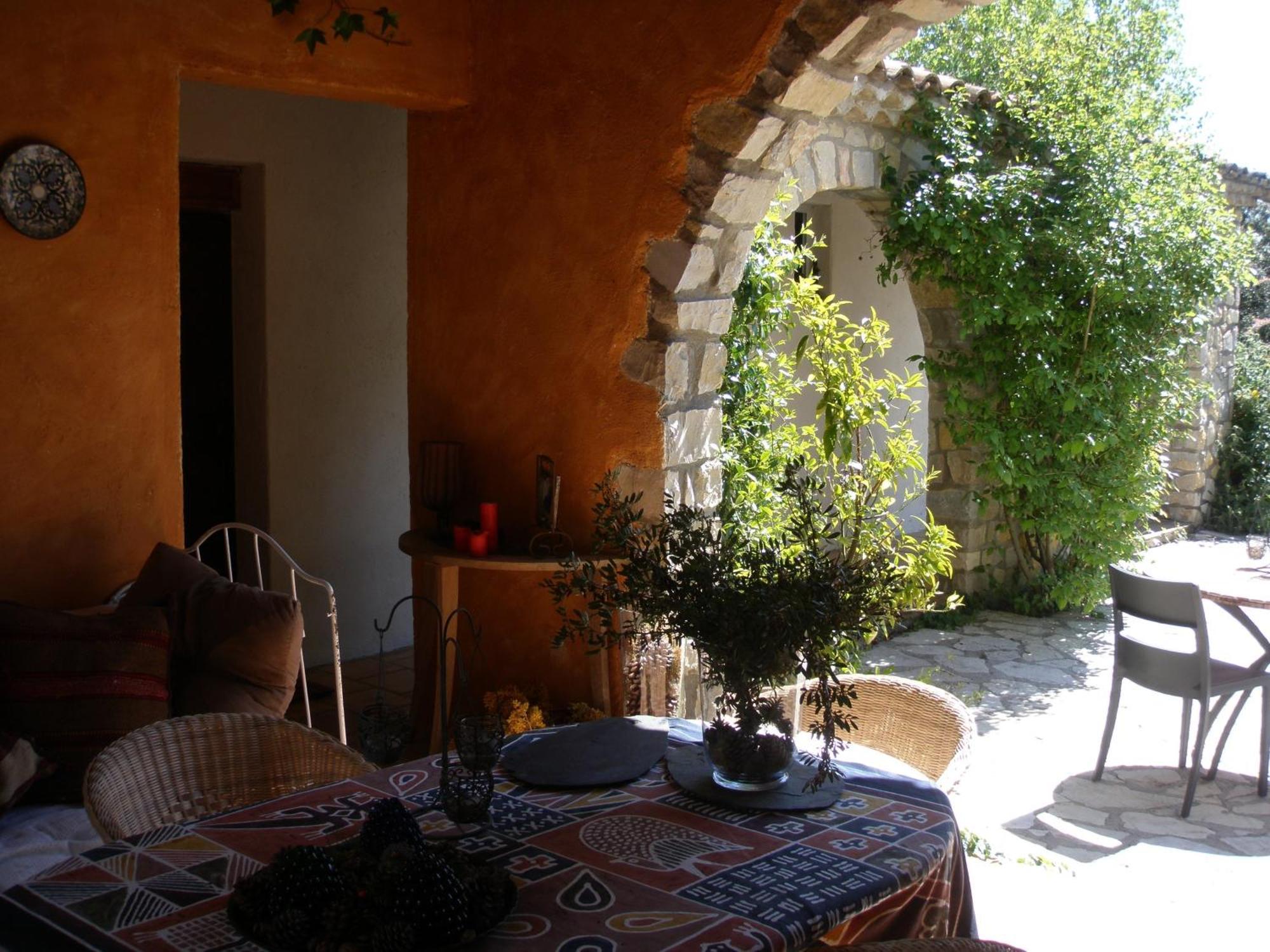 Bed and Breakfast L'Ostal Du Pic St Loup Saint-Jean-de-Cuculles Exterior foto