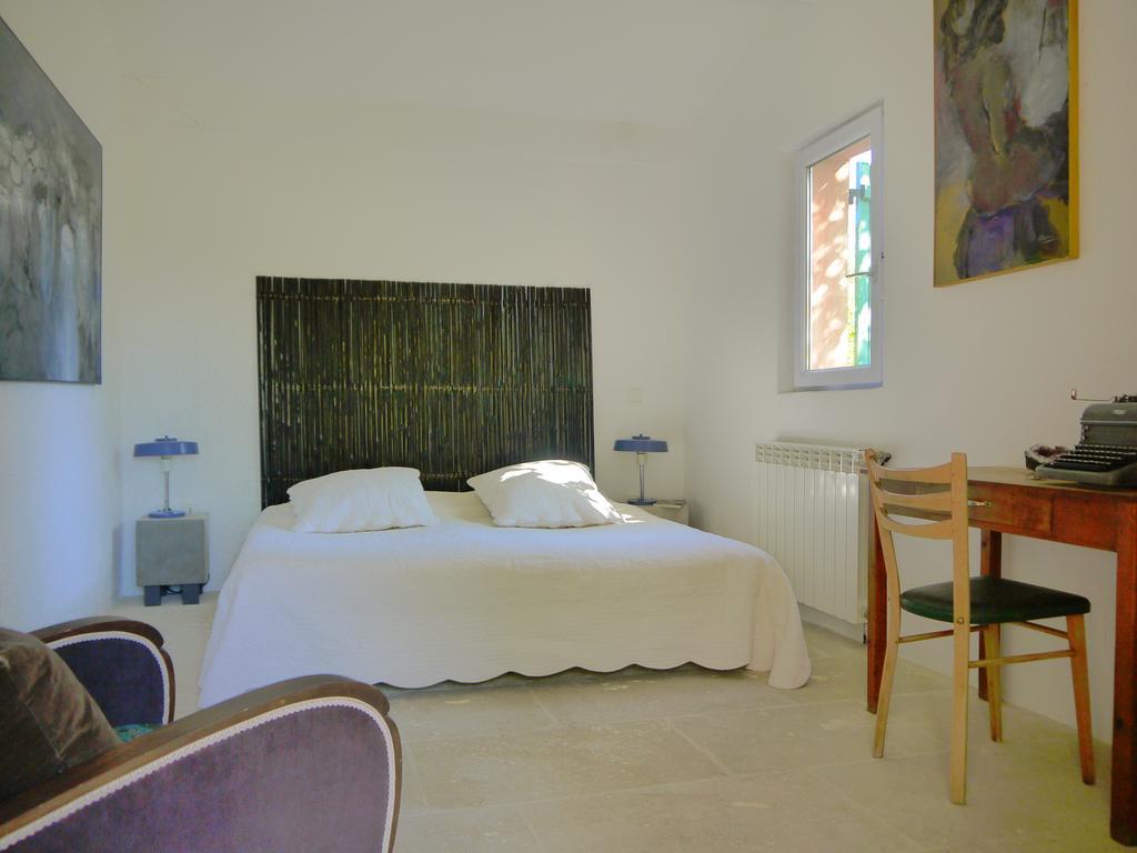 Bed and Breakfast L'Ostal Du Pic St Loup Saint-Jean-de-Cuculles Exterior foto