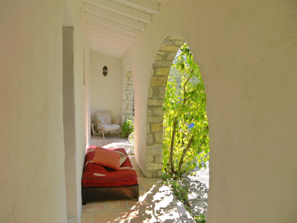 Bed and Breakfast L'Ostal Du Pic St Loup Saint-Jean-de-Cuculles Exterior foto